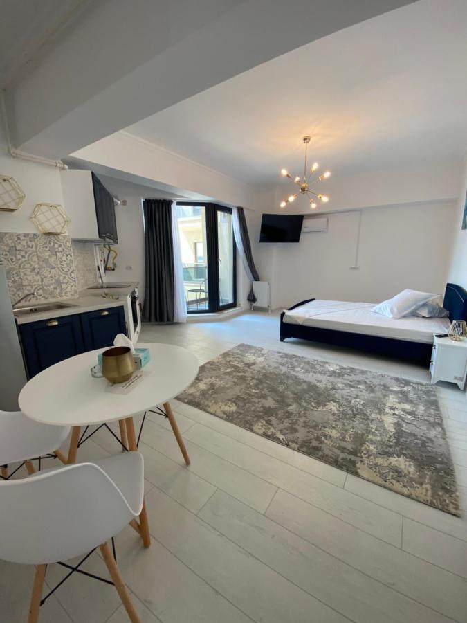 Luxury Solid Butoaie Apartament Mamaia