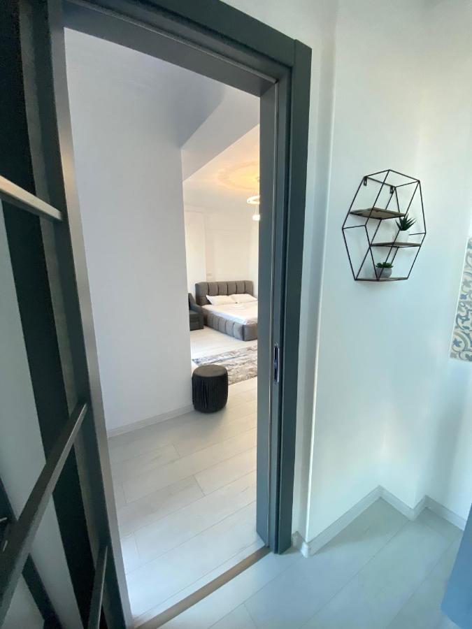 Luxury Solid Butoaie Mamaia